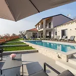 Harmony Villa Mofardini