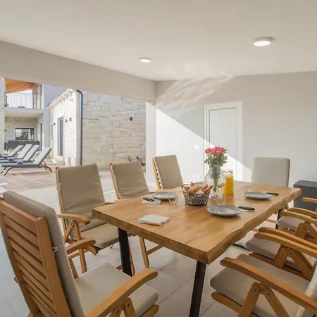 别墅 Harmony Mofardini