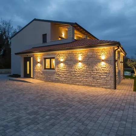 빌라 Harmony Mofardini